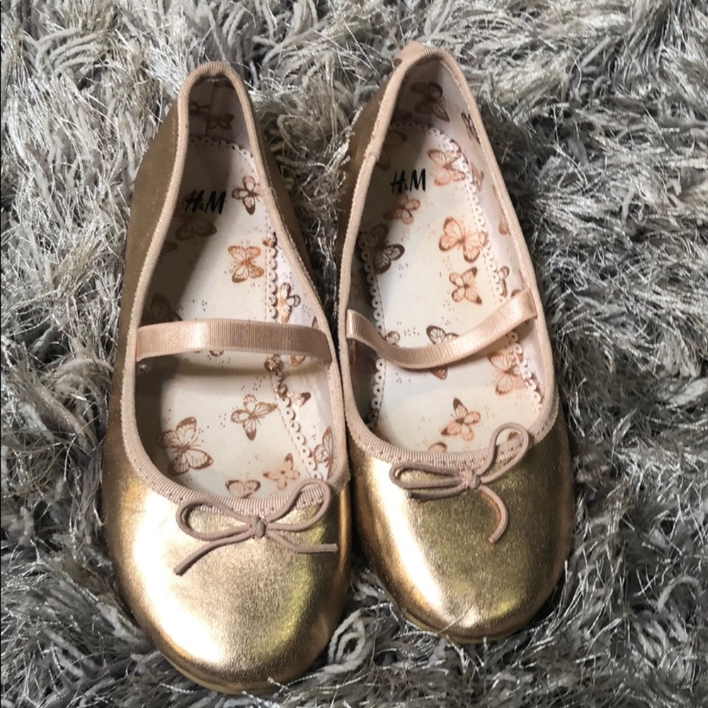 H&M Girls flat shoes!